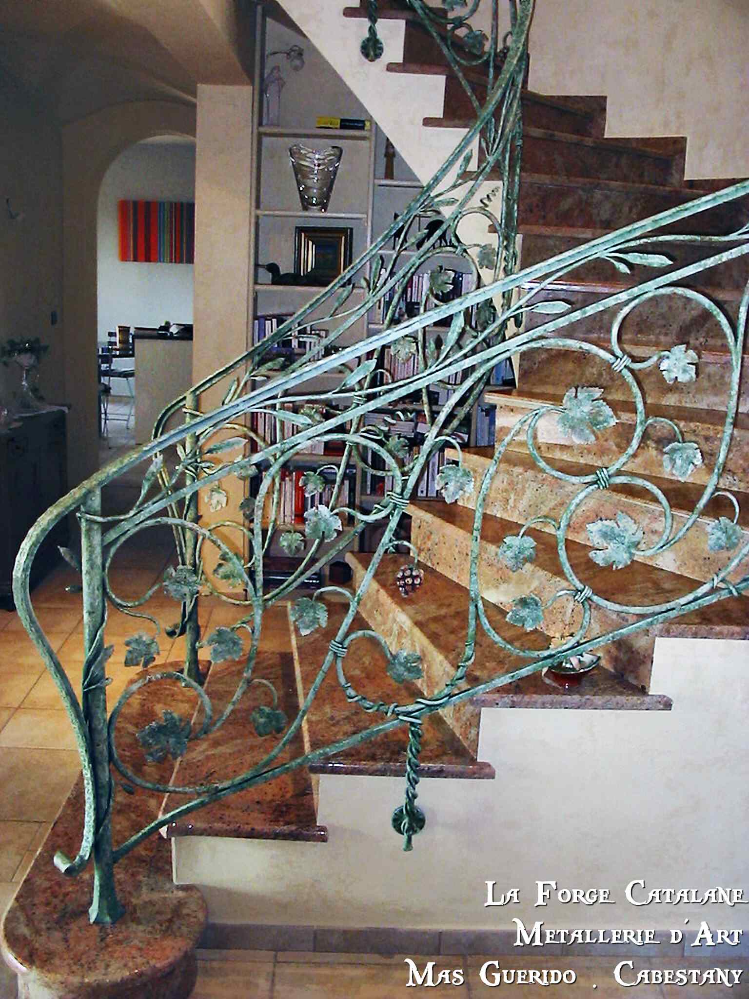 Rampant debillarde ouvrage travail forge vegetal vigne forge catalane 2.jpg